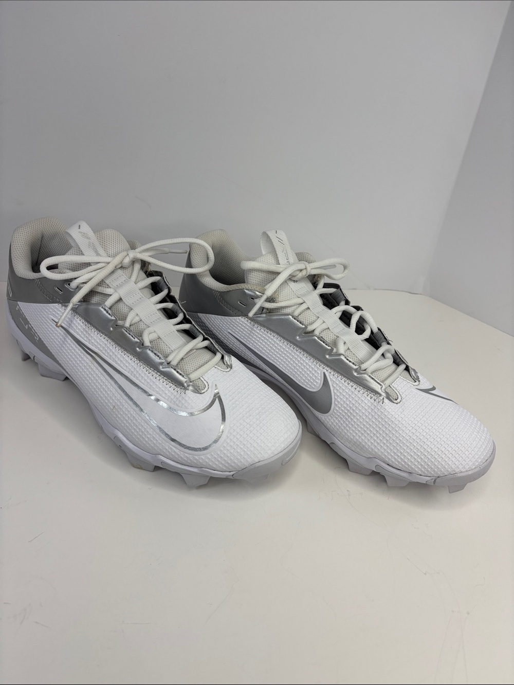 Nike Vapor Edge Shark 2 Football Cleats Mens 10 White Grey Low Top Molded Rubber